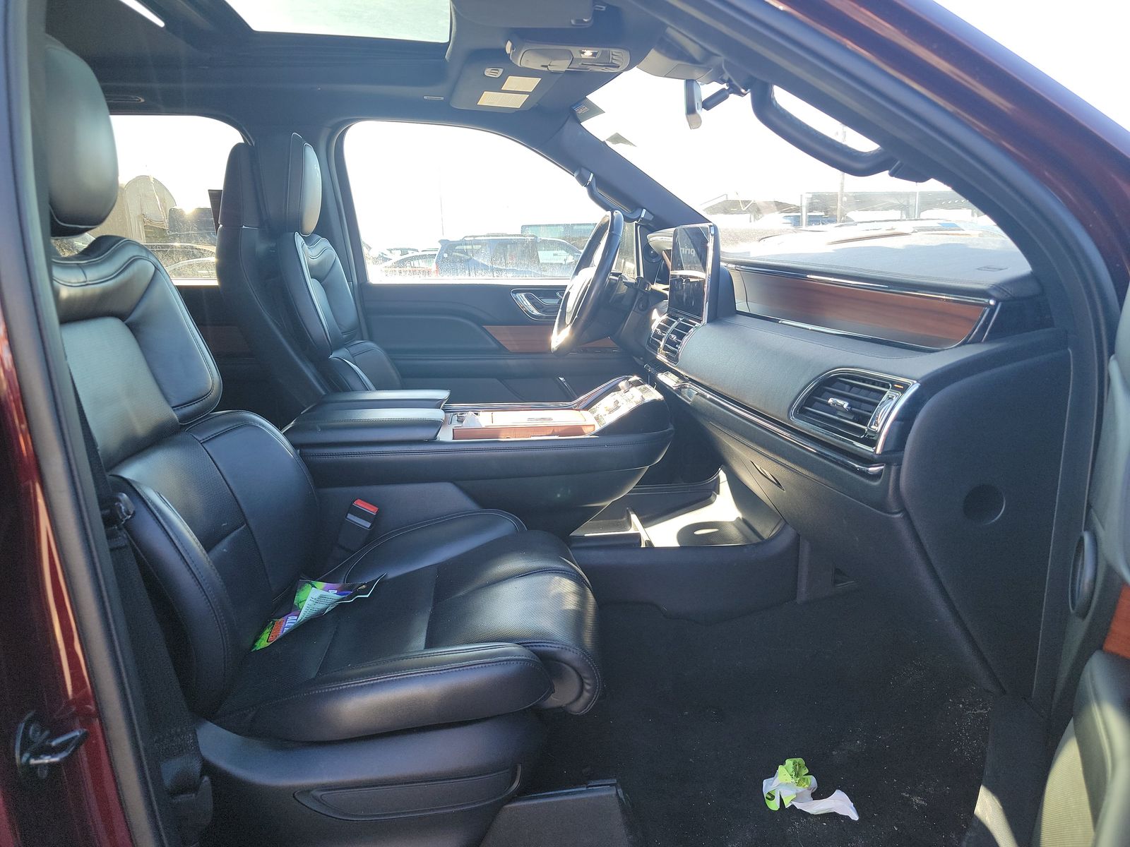 Vehicle - 20240214 2018 Lincoln Navigator 5LMJJ2LT9JEL01365