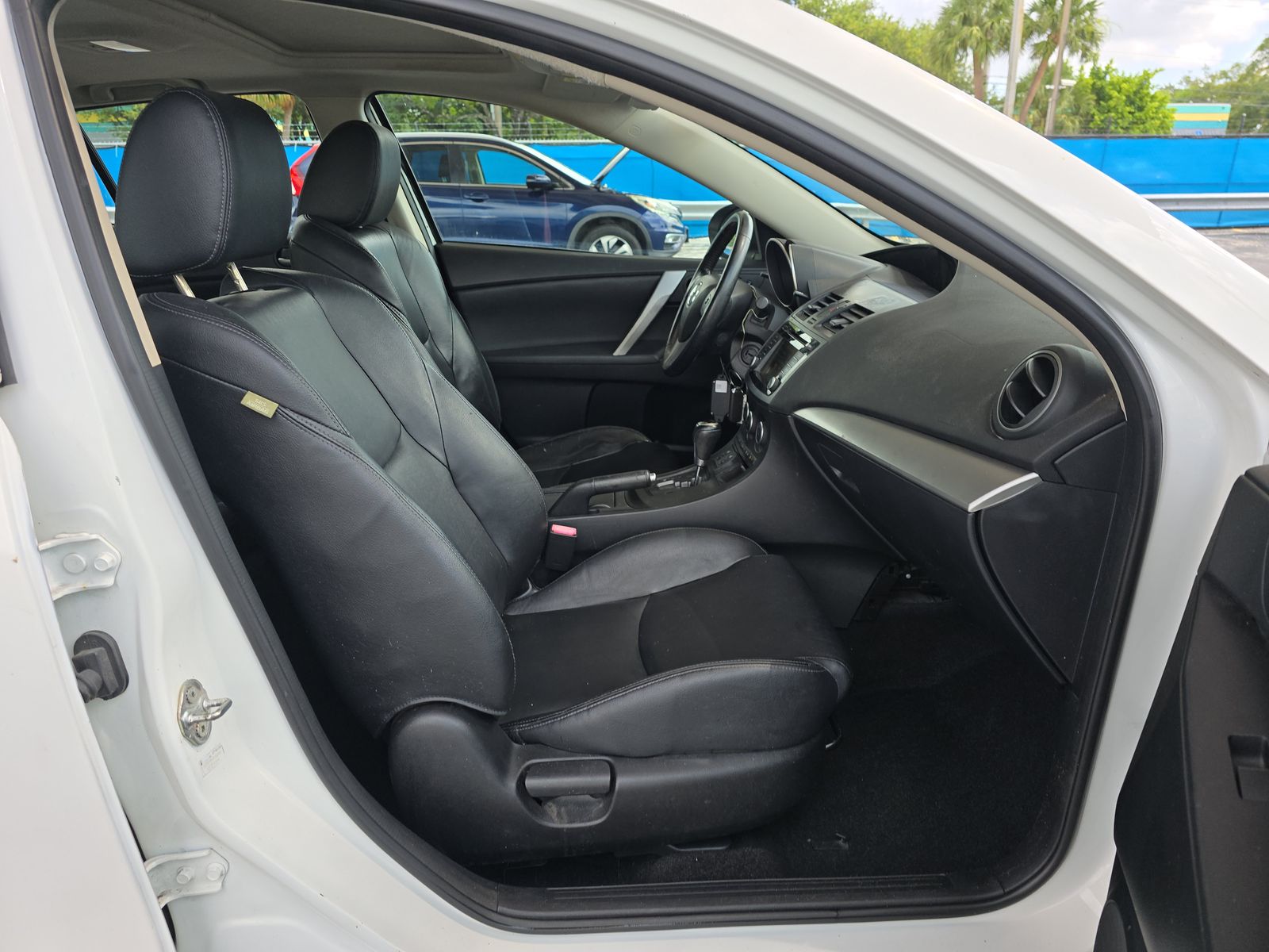 Vehicle - 20240809 2013 MAZDA MAZDA3 JM1BL1MP1D1758488