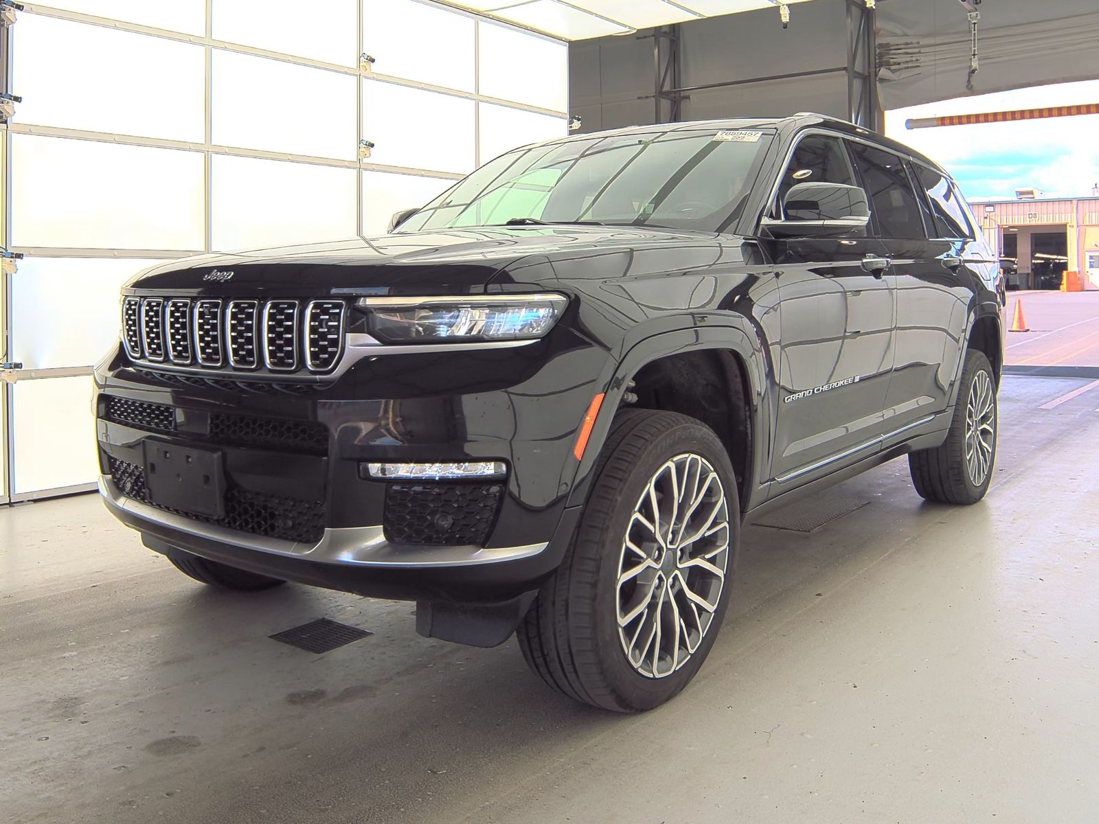 Vehicle - 20241108 2021 Jeep Grand Cherokee L 1C4RJKEG5M8116095