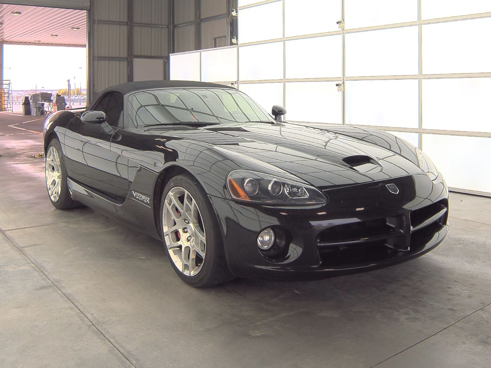 Vehicle - 20250326 2006 Dodge Viper 1B3JZ65Z76V101781